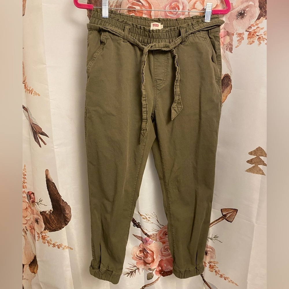 Small Levi’s pants​​​